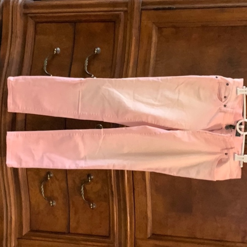 Like new Lauren Jeans Co pink 5 pocket jeans.